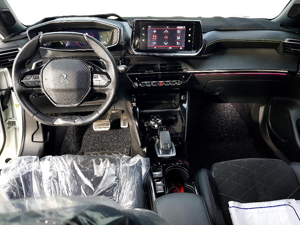 Peugeot 2008 - Vista 5