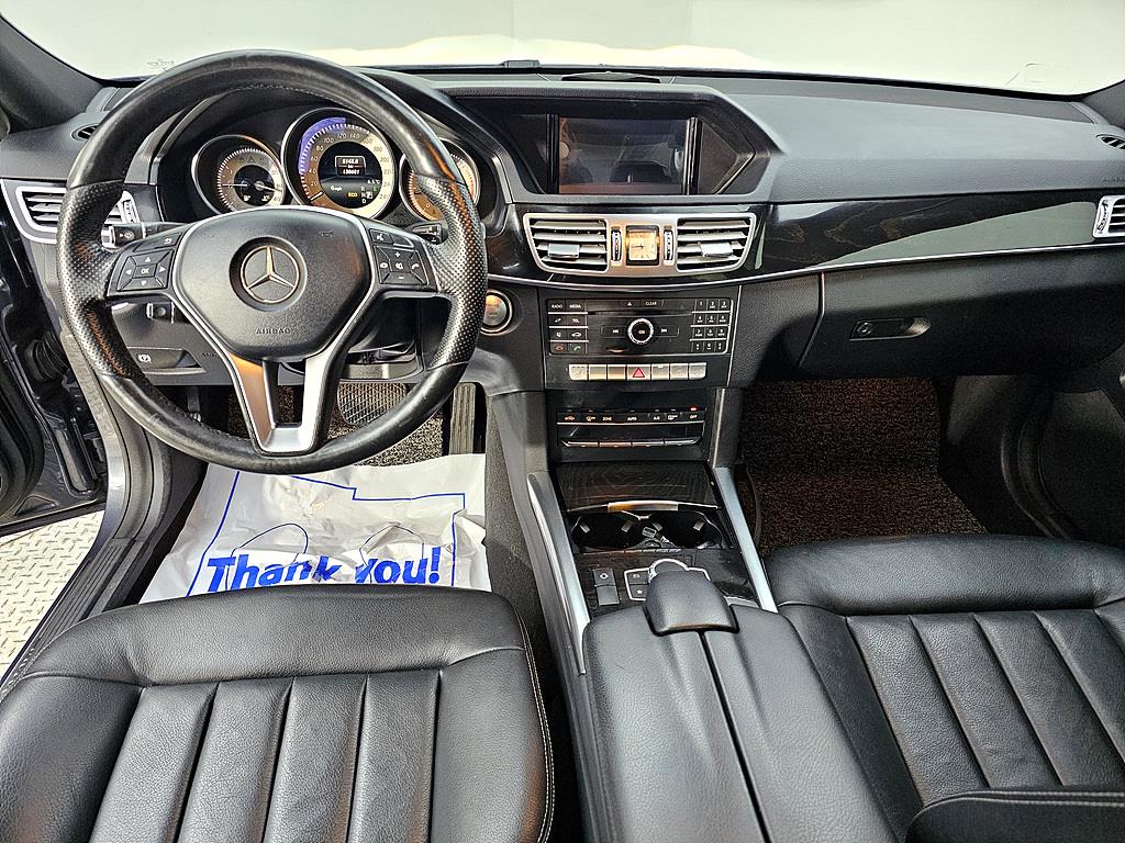 Mercedes Benz E class - Vista 5