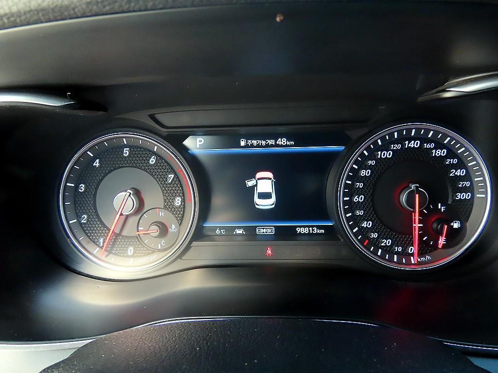 Genesis G70 - Vista 9