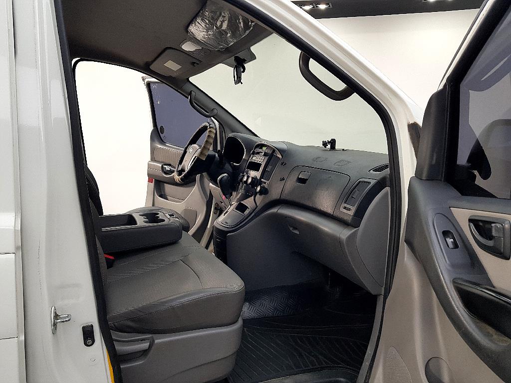 HYUNDAI Starex 2010 Blanco - Importación desde Corea - HF Imports Iquique - Foto 15