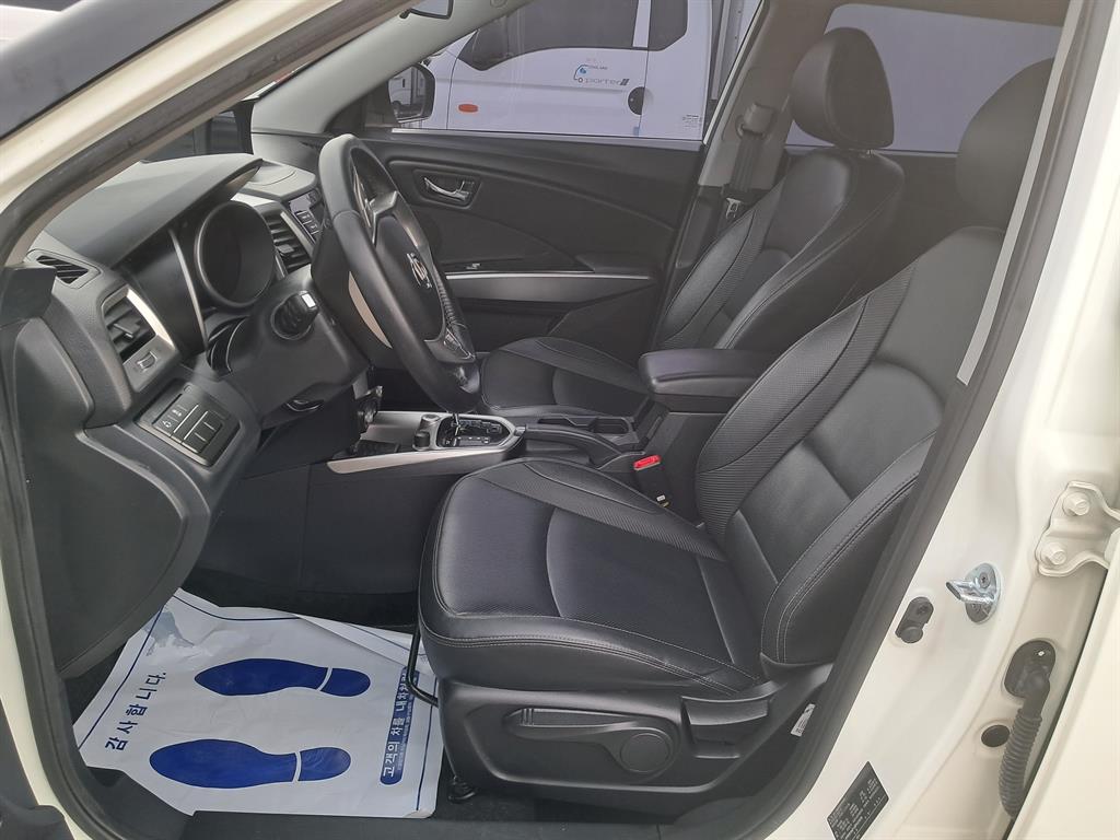 Ssangyong Tivoli 2016 Blanco - Importación desde Corea - HF Imports Iquique - Foto 13