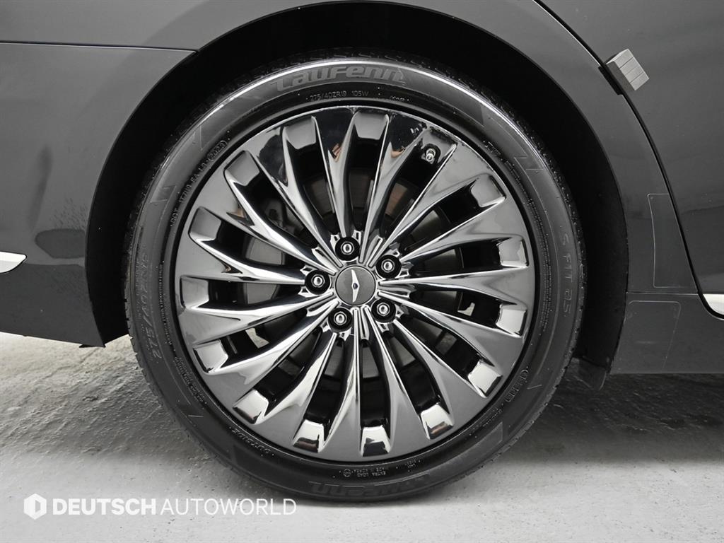 Genesis EQ900 - Vista 5