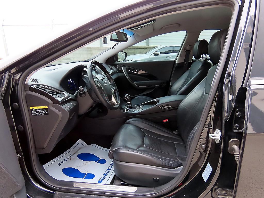 HYUNDAI Grandeur - Vista 5