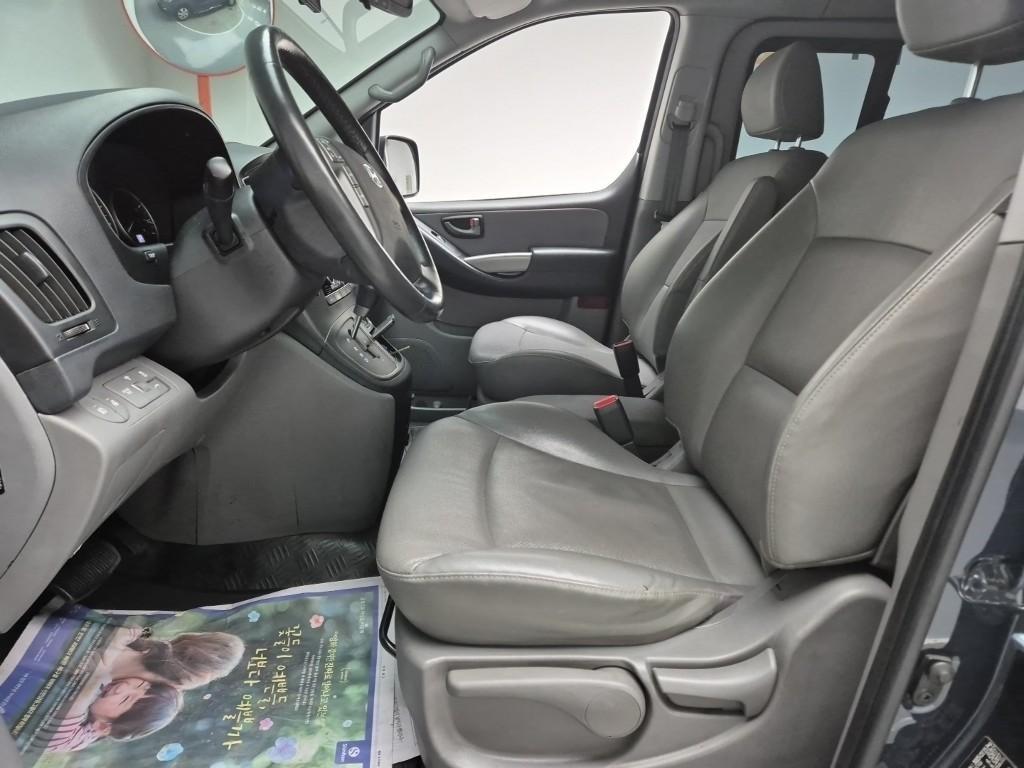 HYUNDAI Starex - Vista 11