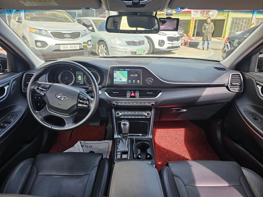 HYUNDAI Grandeur - Vista 12