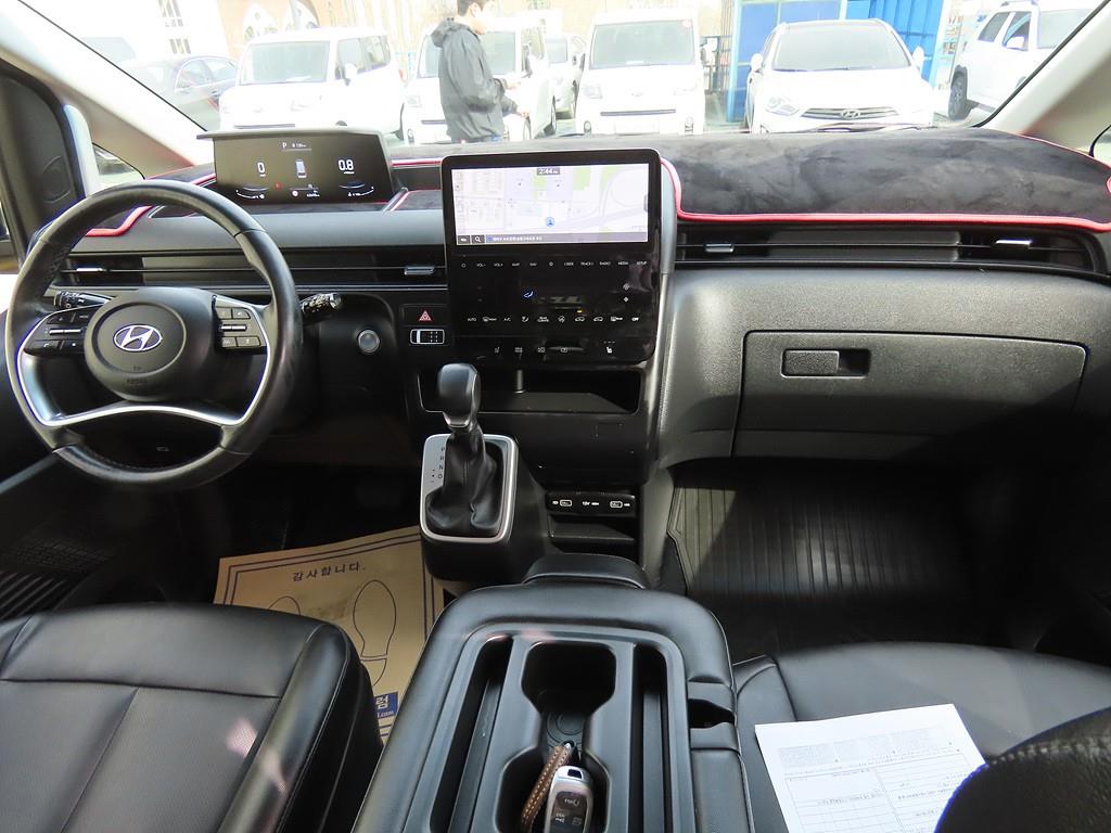 HYUNDAI Staria - Vista 5