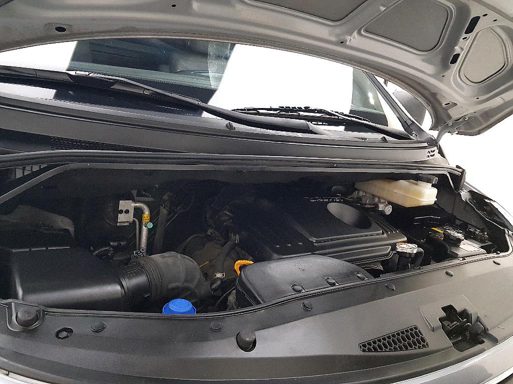 HYUNDAI Starex - Vista 6