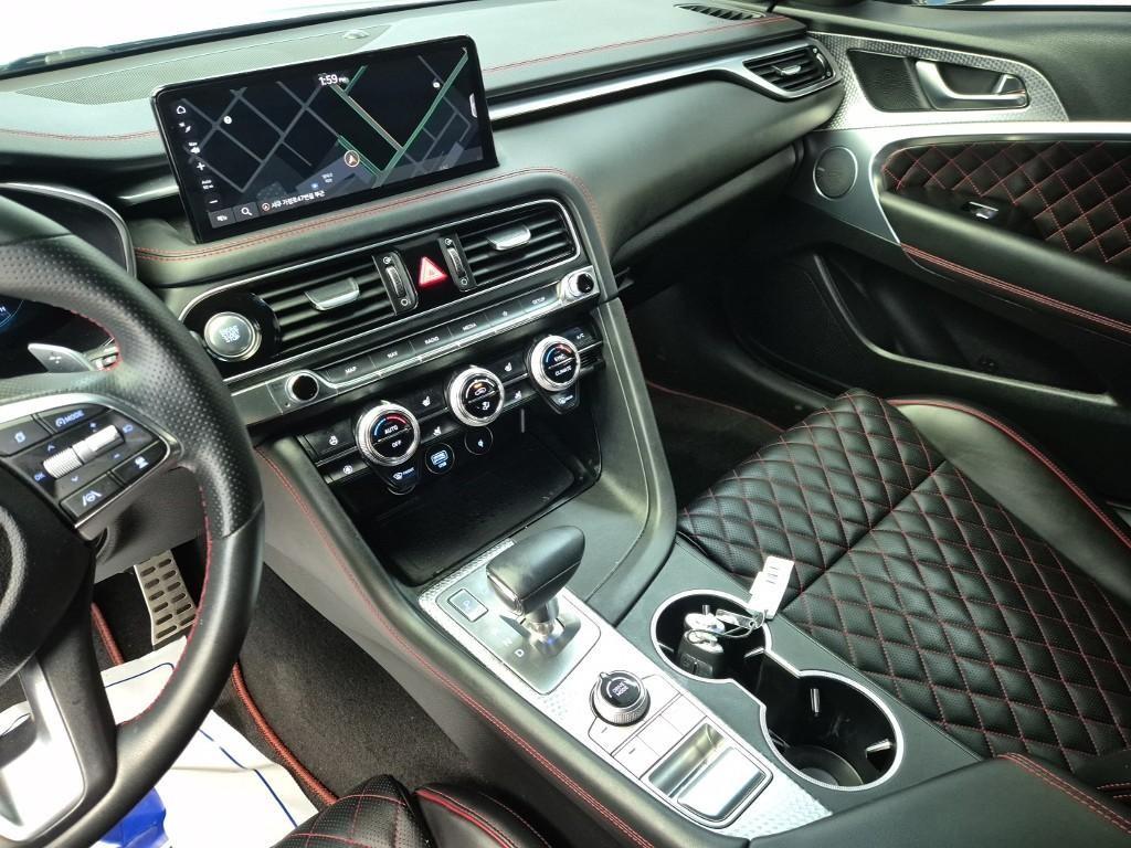 Genesis G70 - Vista 11