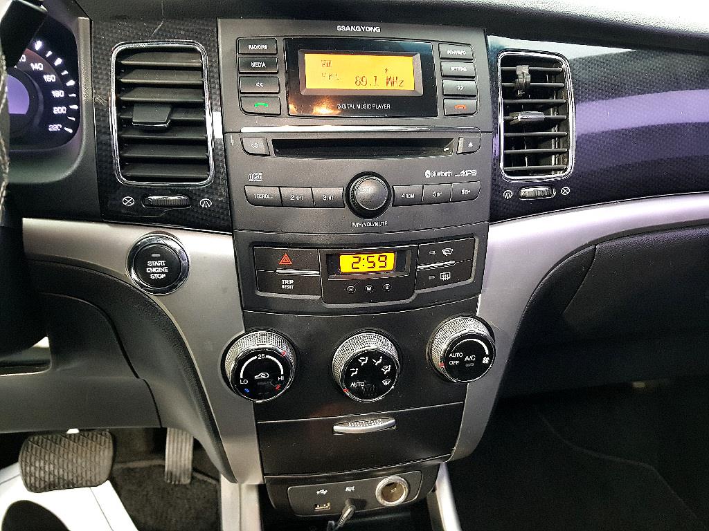 Ssangyong Korando - Vista 12