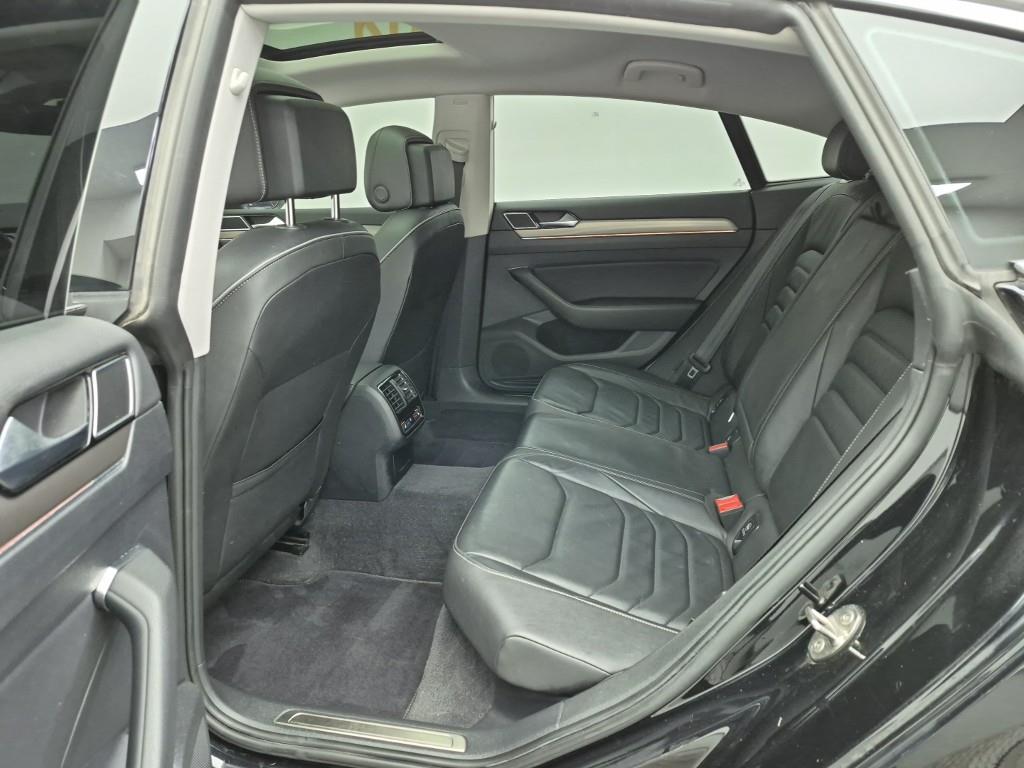 Volkswagen Arteon - Vista 12