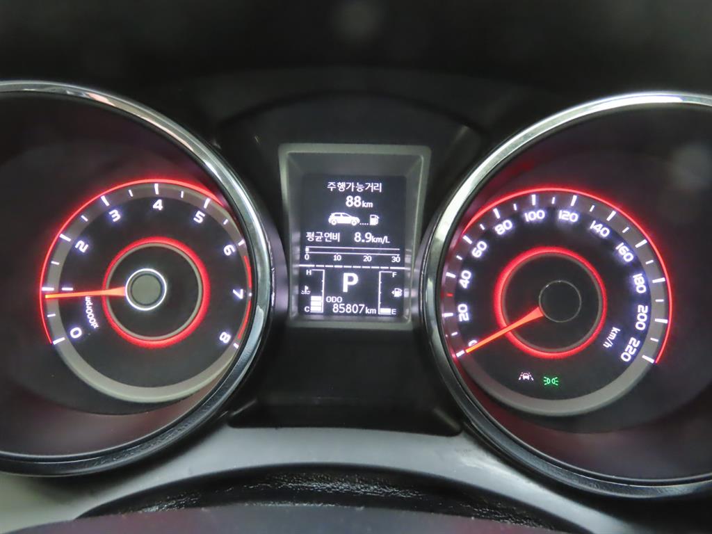 Ssangyong Tivoli 2019 Blanco - Importación desde Corea - HF Imports Iquique - Foto 8