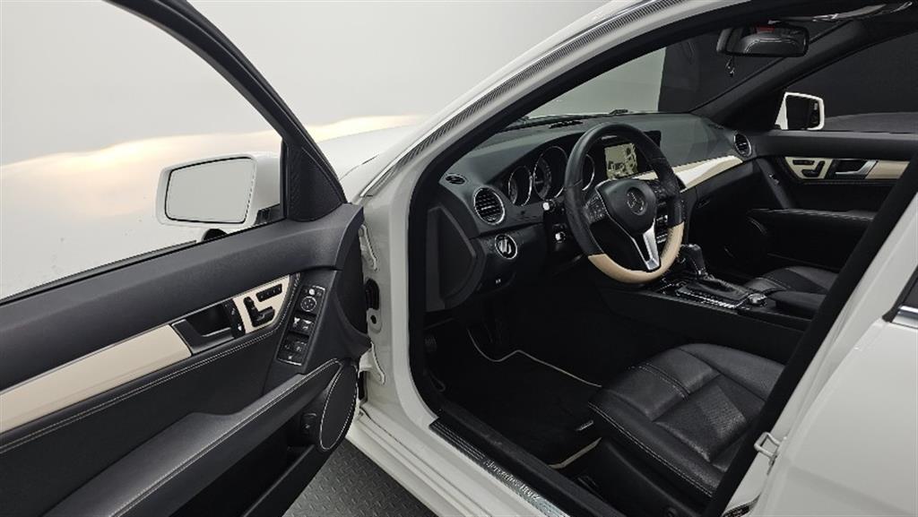 Mercedes Benz C Class - Vista 10