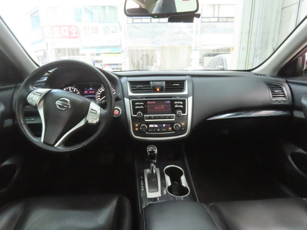 Nissan Altima - Vista 7