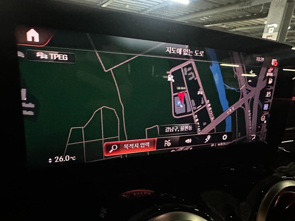 Mercedes Benz GLB Class - Vista 8