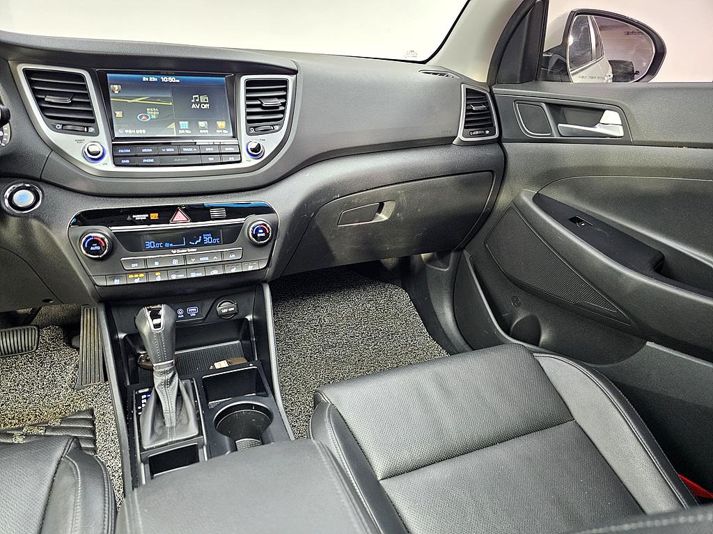 HYUNDAI Tucson - Vista 10