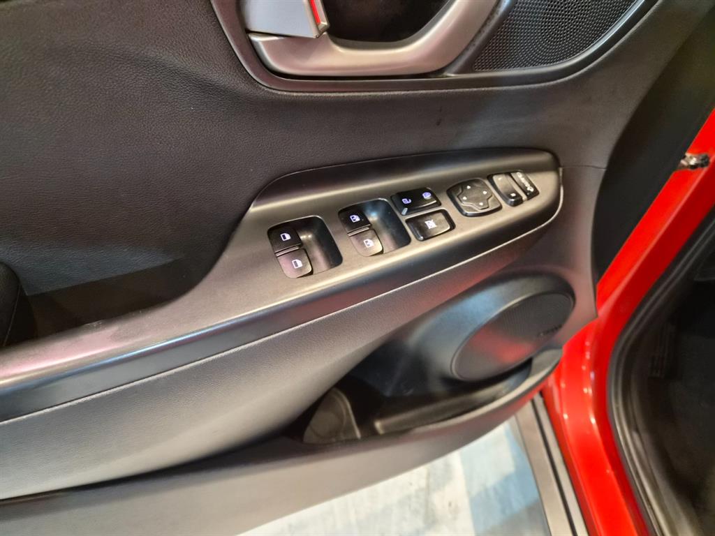 HYUNDAI Kona - Vista 11