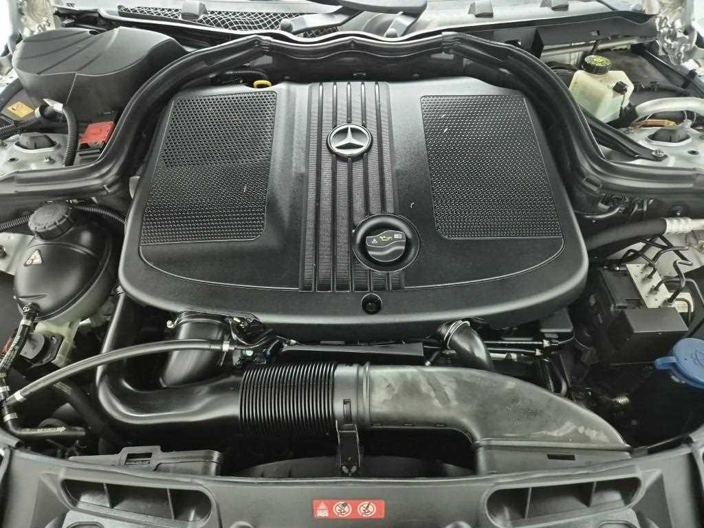 Mercedes Benz C Class - Vista 5