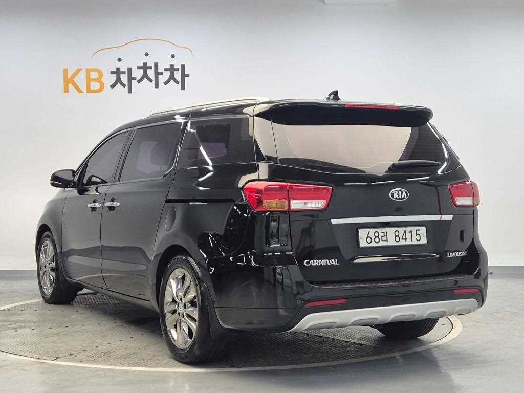 KIA Carnival - Vista 2