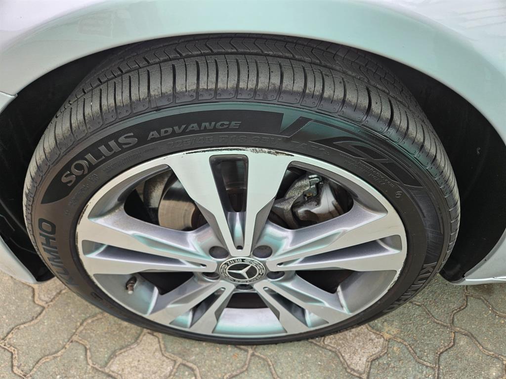 Mercedes Benz C Class - Vista 8