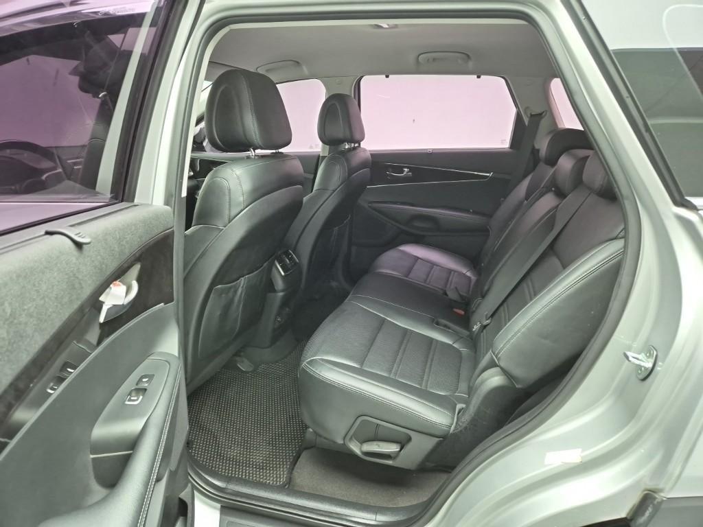 KIA Sorento - Vista 12
