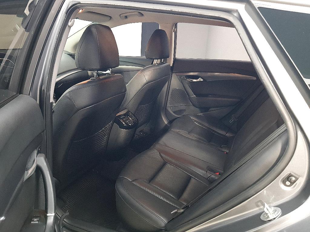 HYUNDAI i40 - Vista 9