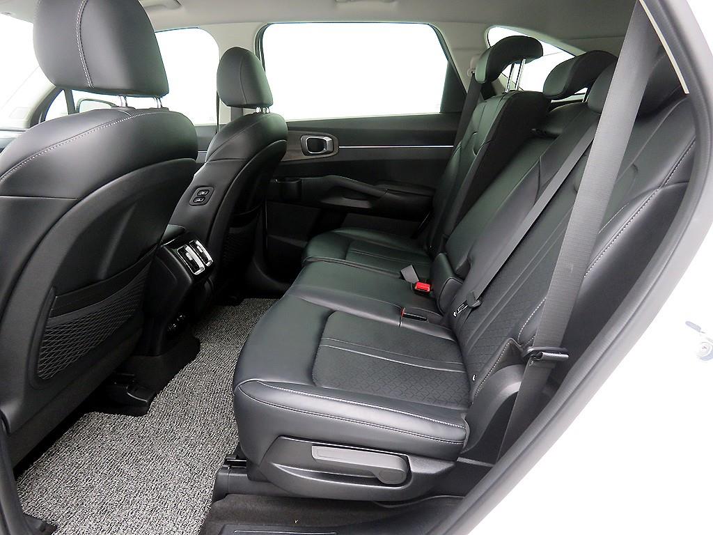 KIA Sorento - Vista 8