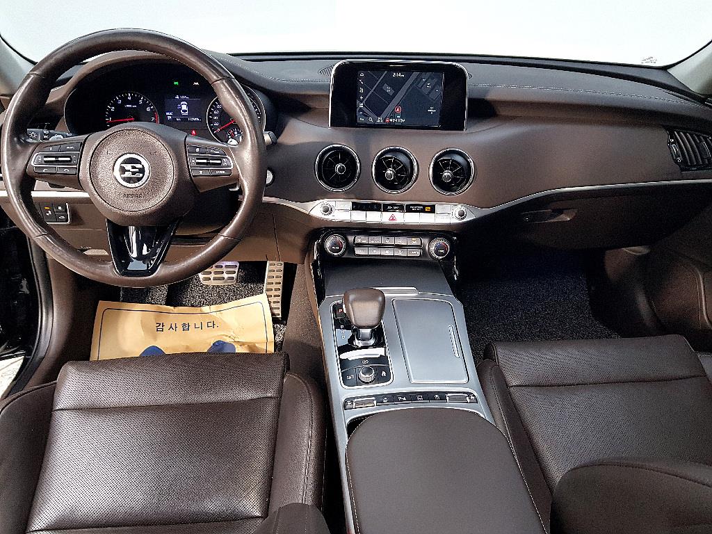 KIA Stinger - Vista 5