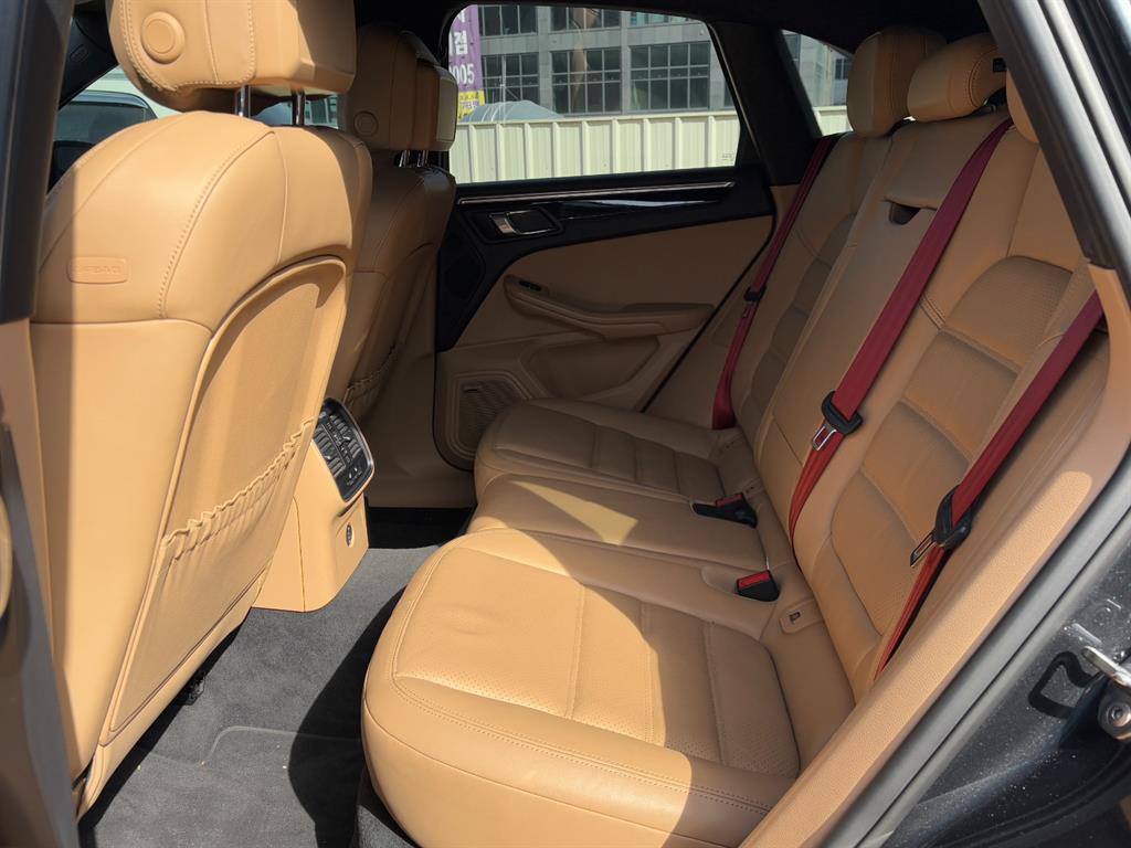 Porsche Macan - Vista 11