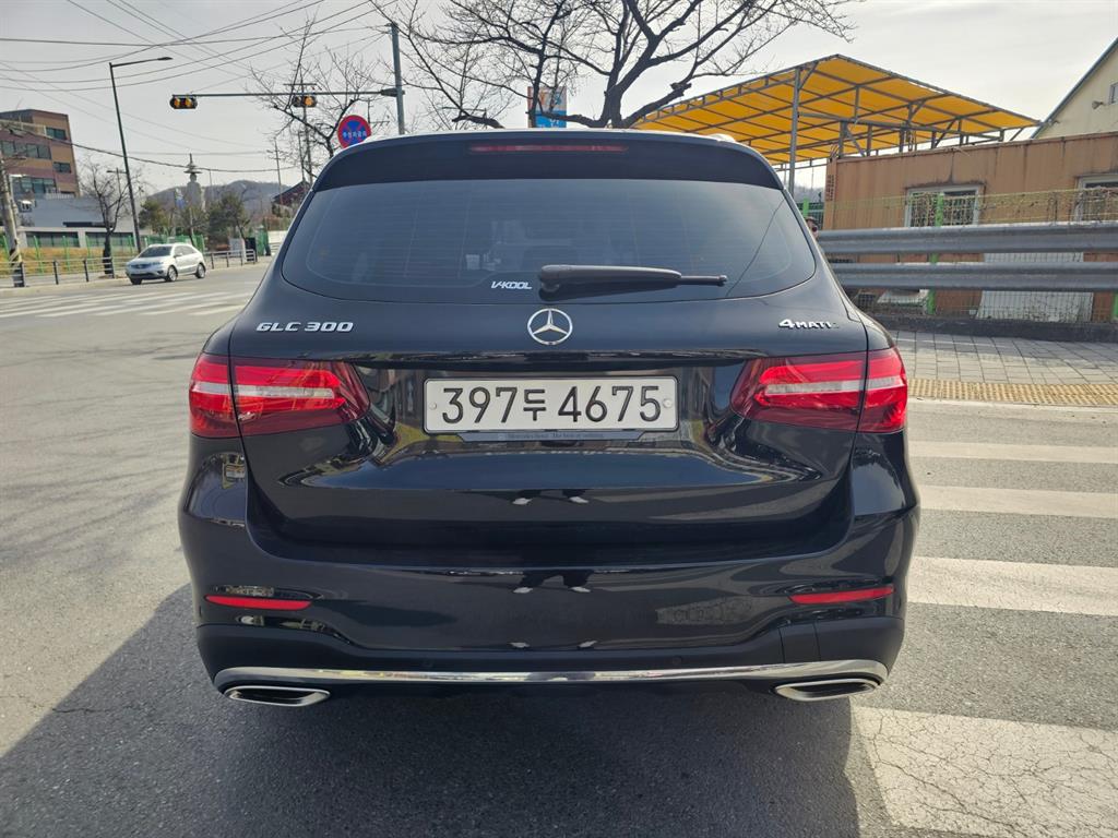 Mercedes Benz GLC Class - Vista 5