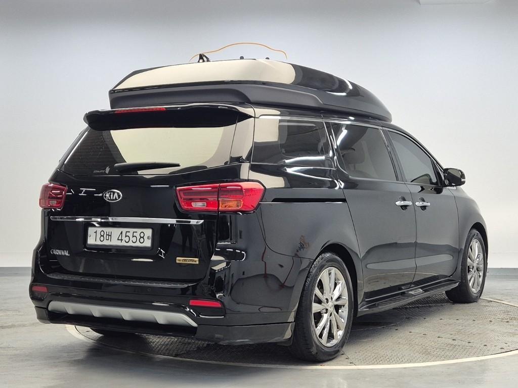 KIA Carnival - Vista 3