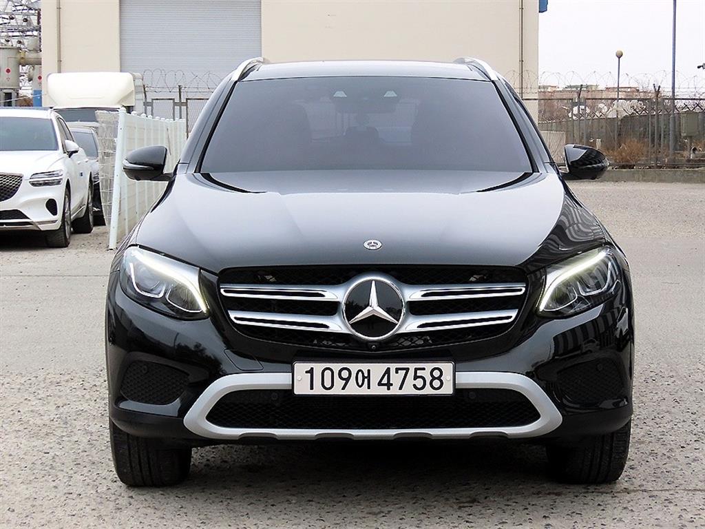 Mercedes Benz GLC Class 2019 Negro - Importación desde Corea - HF Imports Iquique - Foto 1