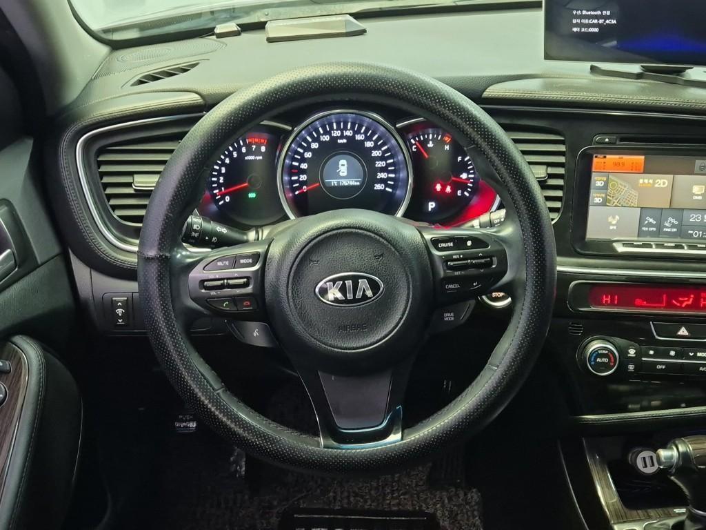 KIA K5 - Vista 9