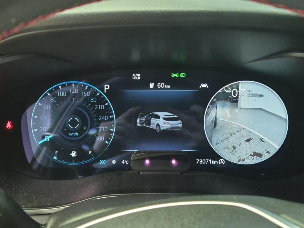 Genesis G70 - Vista 6