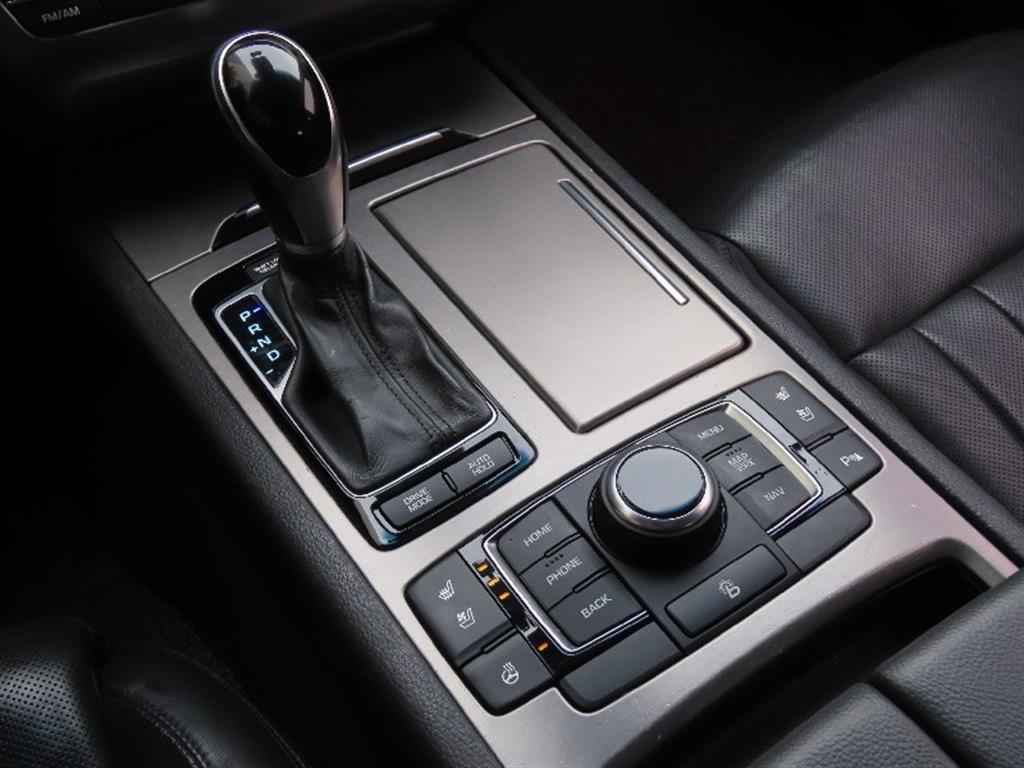 HYUNDAI Genesis - Vista 11