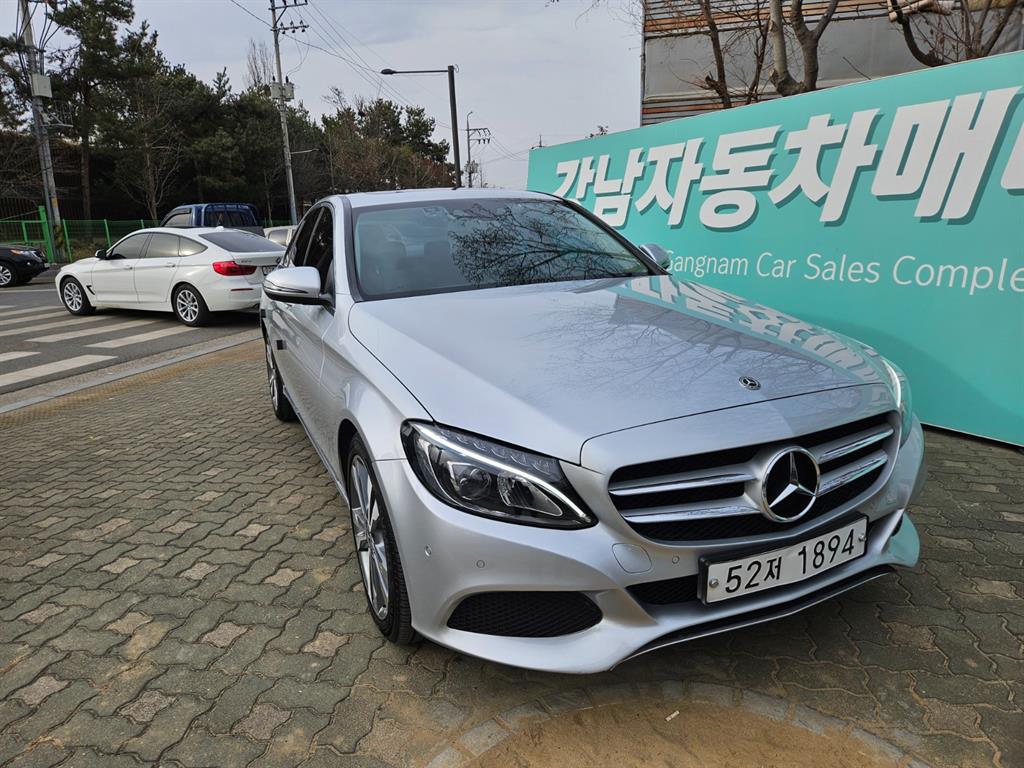 Mercedes Benz C Class - Vista 2