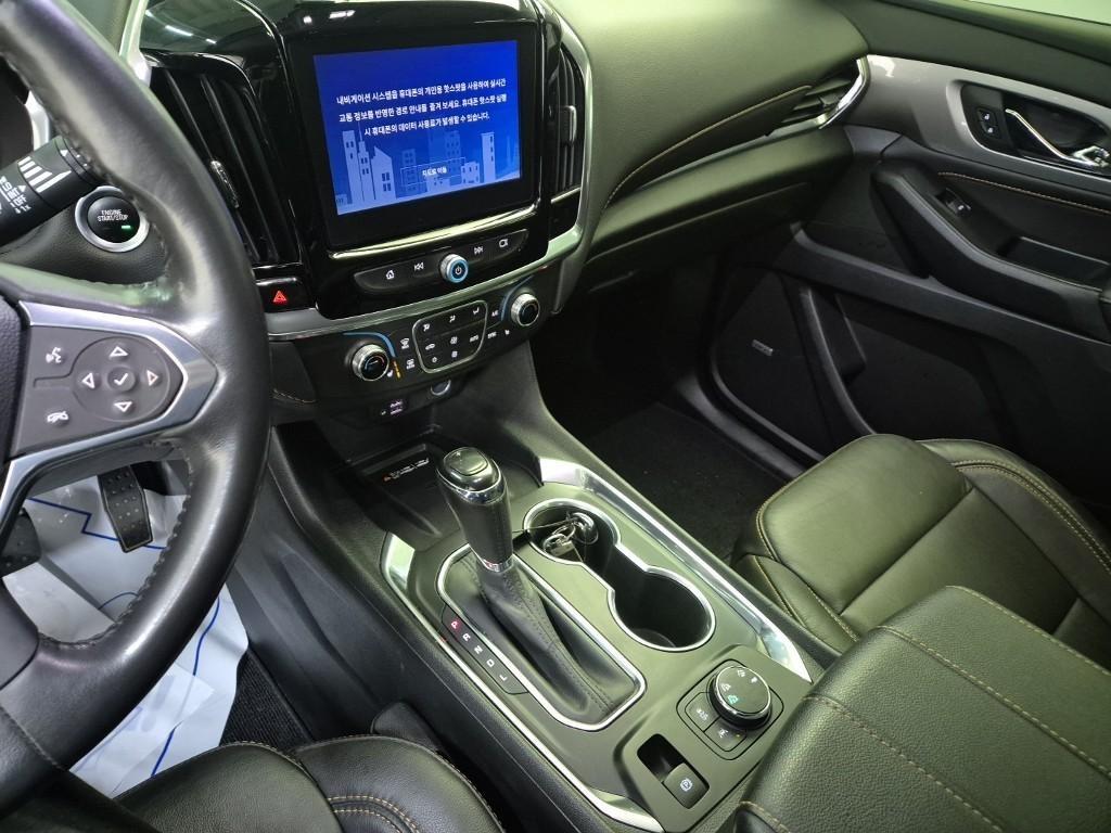 Chevrolet Travers - Vista 10