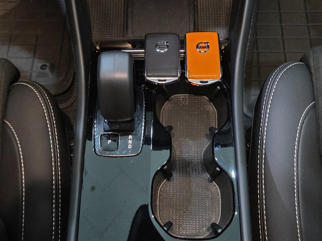 Volvo XC40 2024 Blanco - Importación desde Corea - HF Imports Iquique - Foto 13