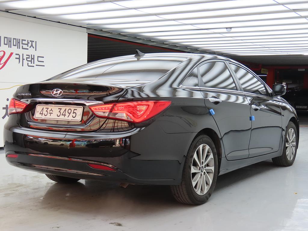 HYUNDAI Sonata - Vista 3