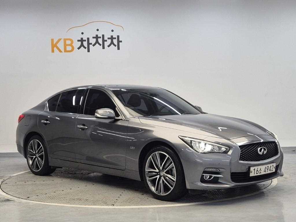 Infiniti Q - Vista 4