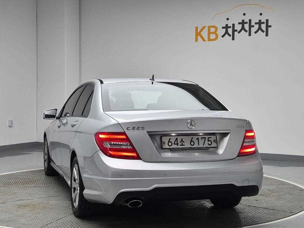 Mercedes Benz C Class - Vista 2