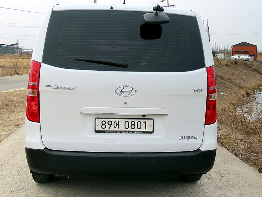HYUNDAI Starex - Vista 4
