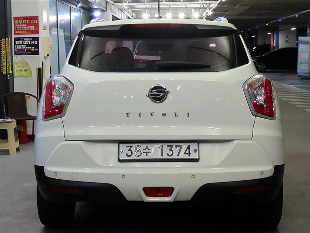 Ssangyong Tivoli - Vista 5