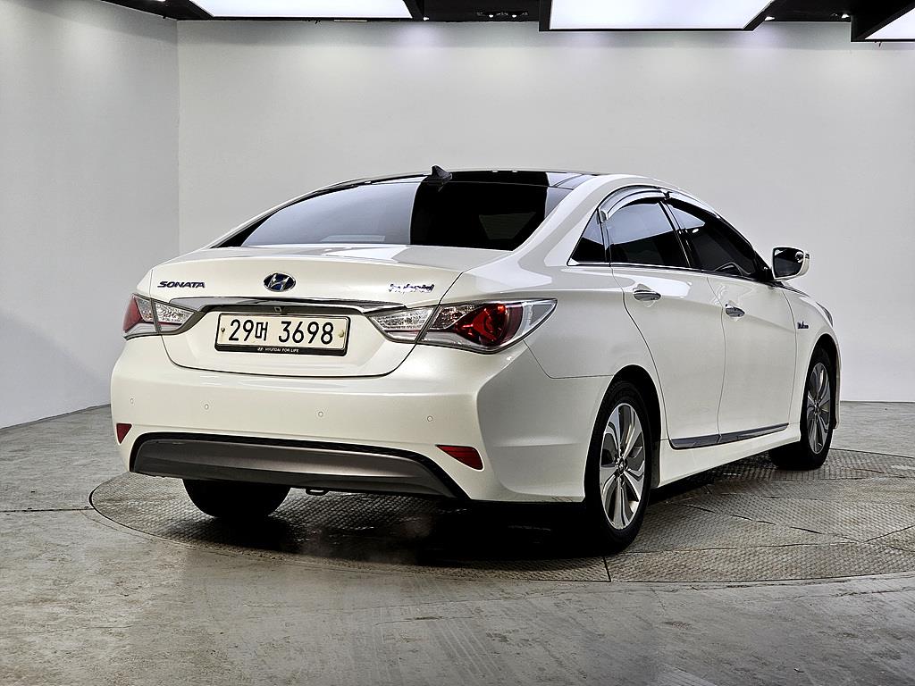 HYUNDAI Sonata - Vista 4