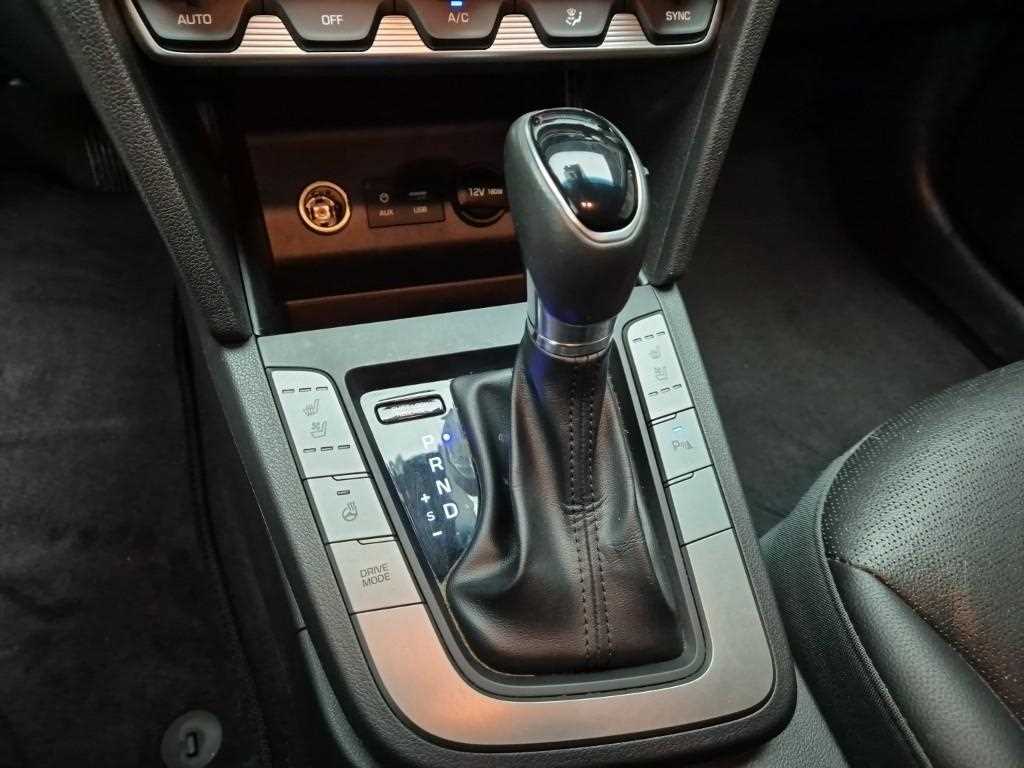 HYUNDAI Avante - Vista 8