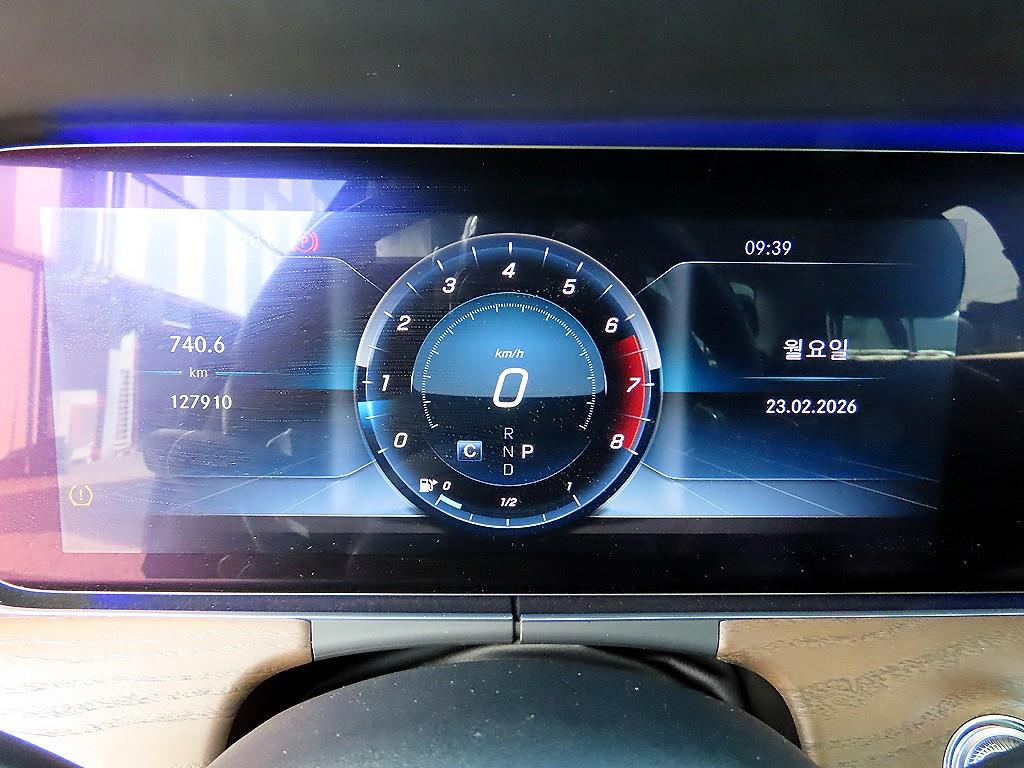 Mercedes Benz E class - Vista 9