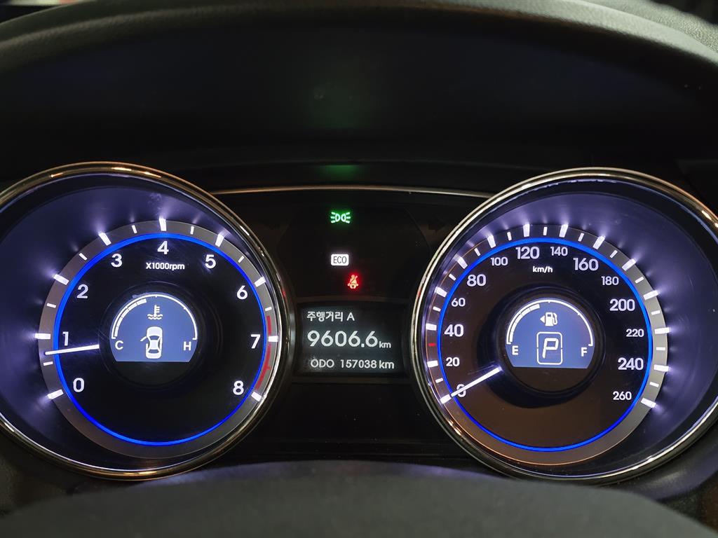 HYUNDAI Sonata - Vista 9