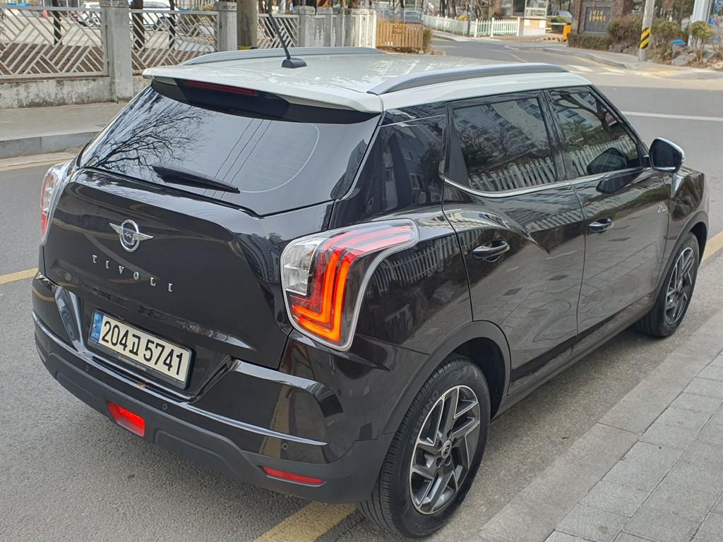 Ssangyong Tivoli - Vista 5