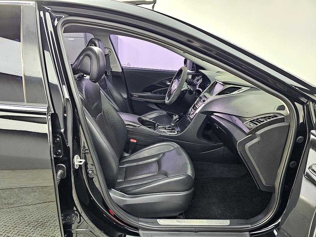 HYUNDAI Grandeur - Vista 11