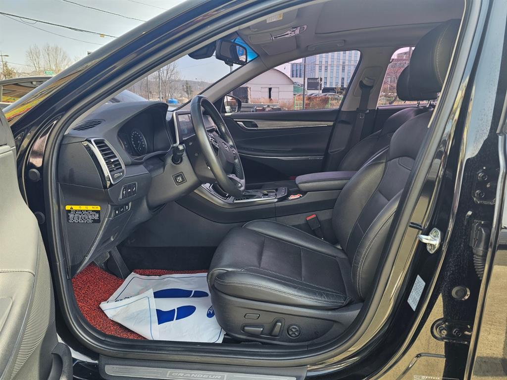 HYUNDAI Grandeur - Vista 10