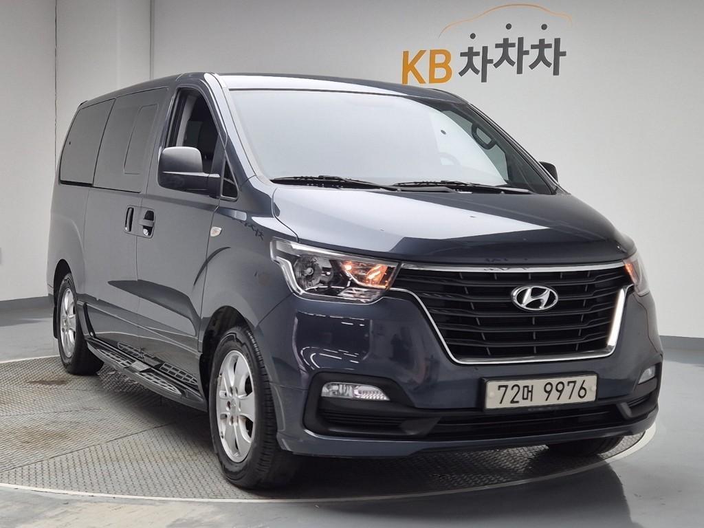 HYUNDAI Starex - Vista 4